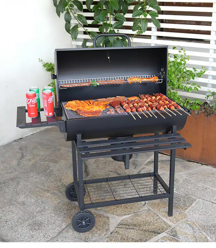 Automatic charcoal barbecue grill